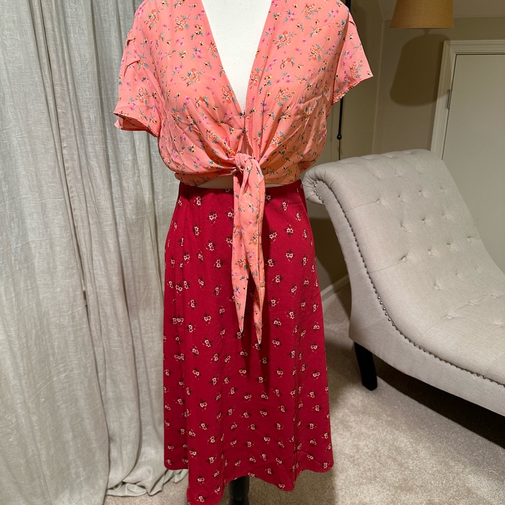 Floral set of Tie-Front blouse in Pink and Red midi skirt size S